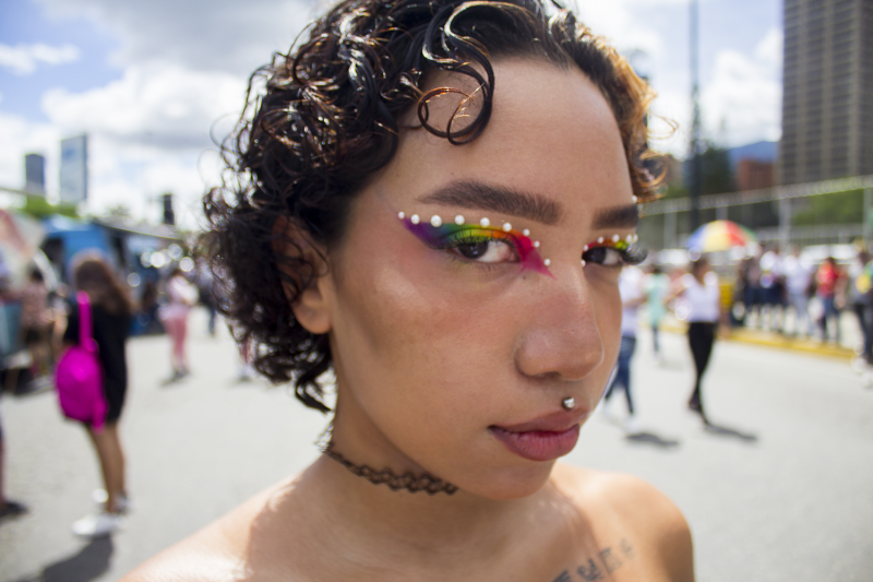 Jade Baptista asiste a la manifestación Pride en Caracas donde varios activistas, en su mayoría trans, entregaron al Consejo Nacional Electoral