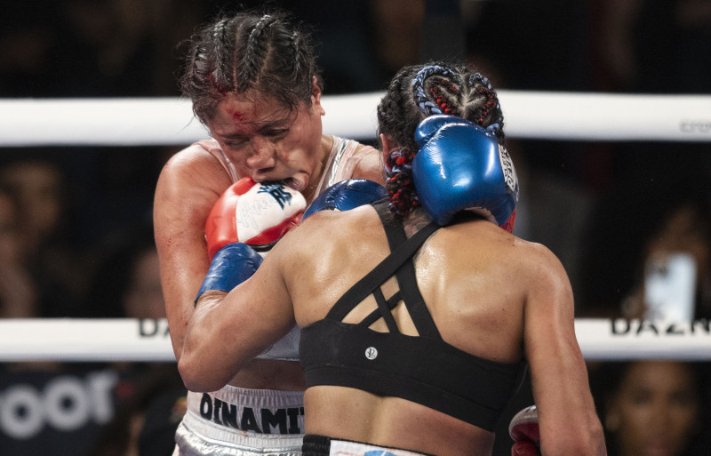 Nueva York , la boricua Amanda Serrano tenía un lugar en la historia del boxeo, y el sábado 4 de febrero elevó su leyenda un paso más al convertirse en la primera boxeadora de Puerto Rico