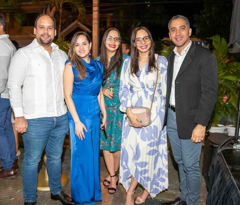 Víctor Peña, Indira Toribio, Lourdes Franjul, Lourdina Franjul e Israel Medina