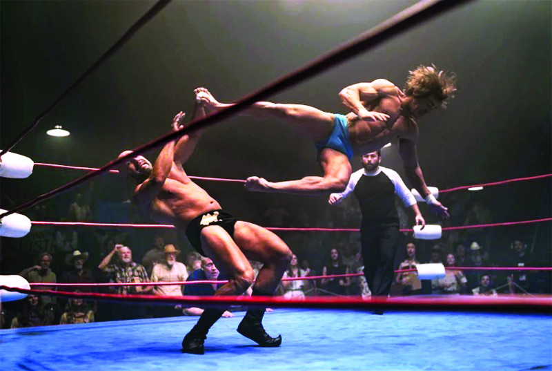 Imagen de Zac Efron, a la derecha, en una escena de la película “The Iron Claw".