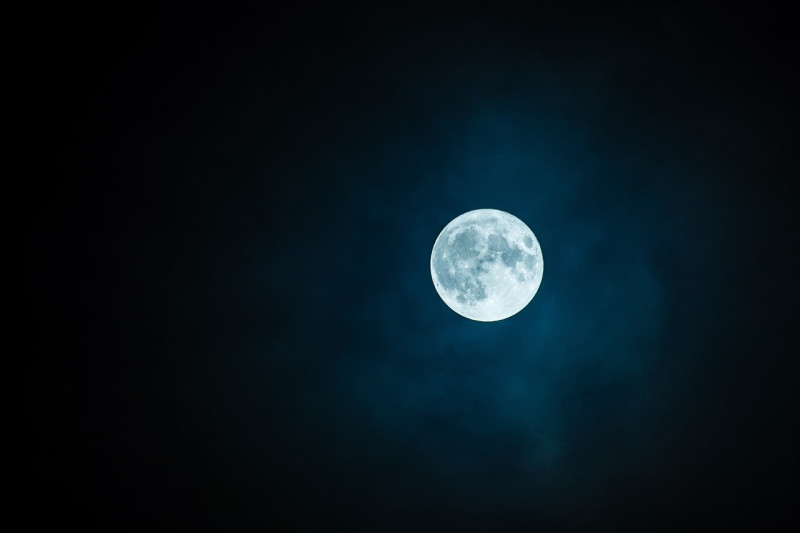 Fotografía muestra la Luna llena.