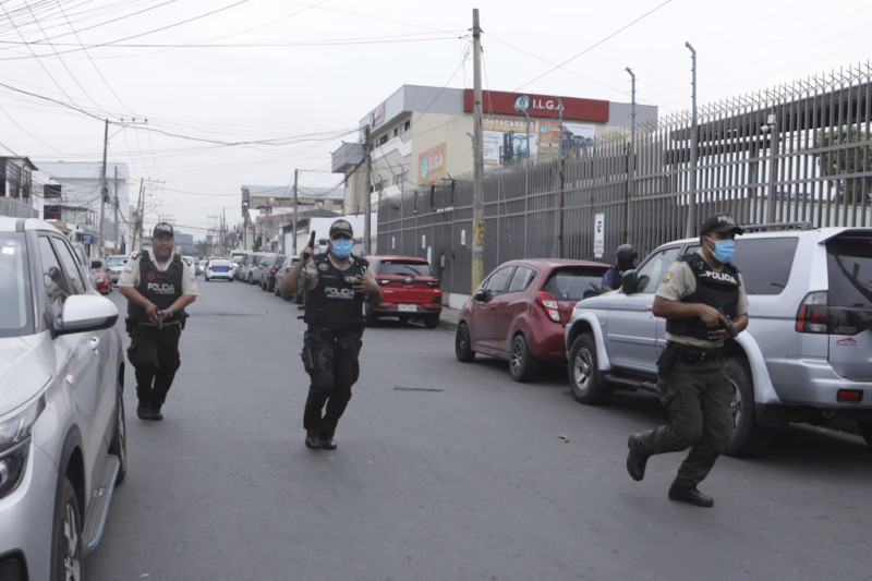 La policía responde a un ataque en la cadena TC Televisión