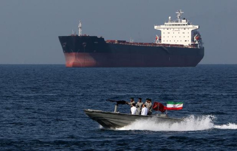 La marina iraní tomó el buque, diciendo que la medida obedeció a una orden judicial.