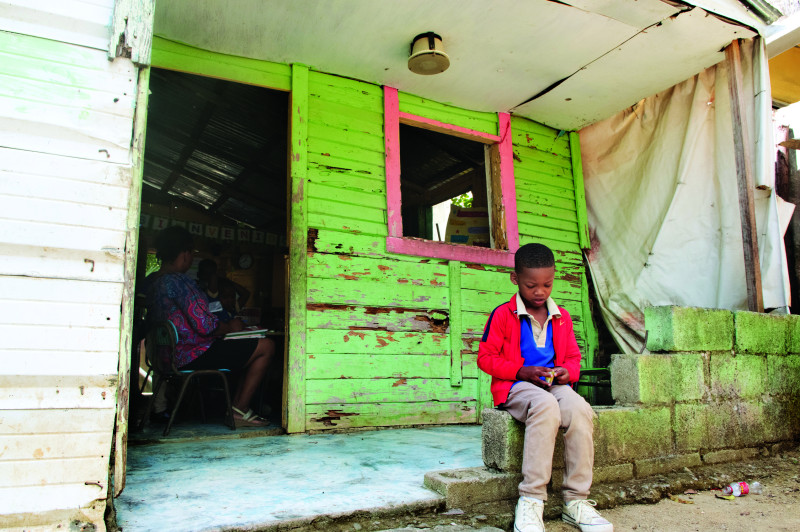 Los estudiantes del sector Barrio Lindo, perteneciente a Villa Mella, tienen urgencia de que le terminen escuela.