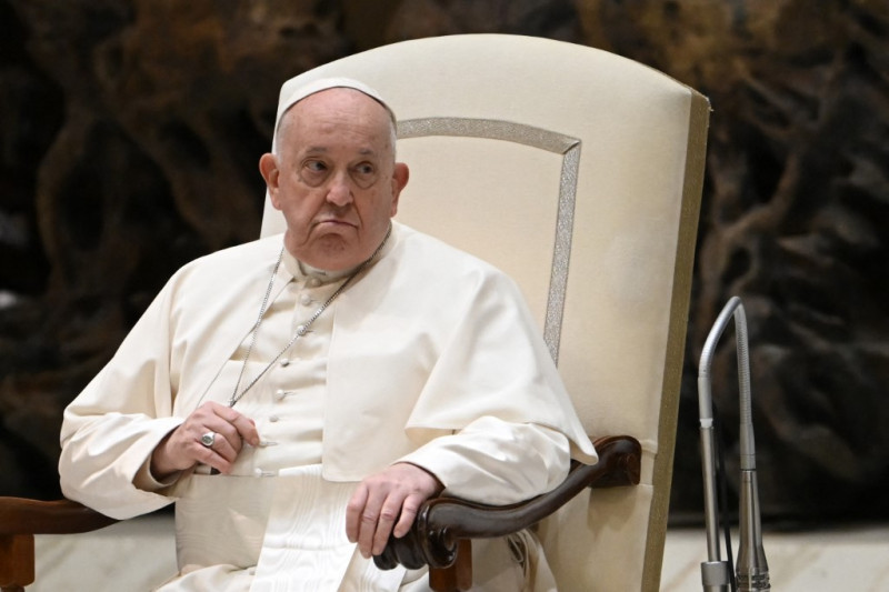 El Papa Francisco asiste a la audiencia general semanal el 10 de enero de 2024 en el Aula Pablo VI del Vaticano.