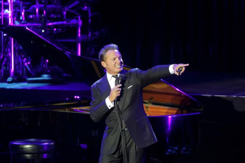 Luis Miguel, "El Sol de México"
