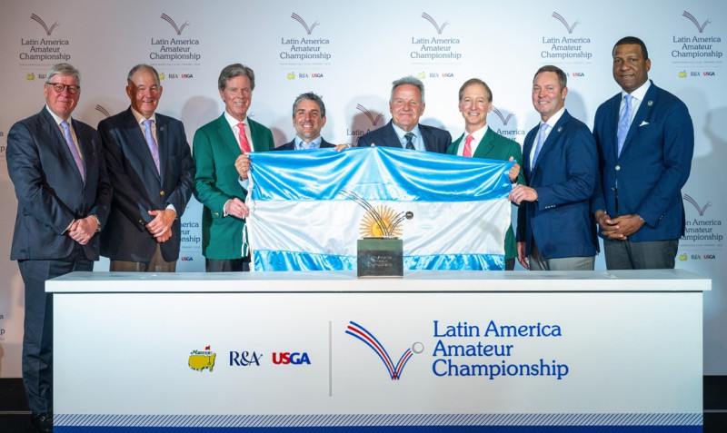 Ejecutivos de las tres entidades fundadoras del torneo junto a los del Pilar Golf Club (ARG), en el anuncio de las sede 2025 del LAAC.