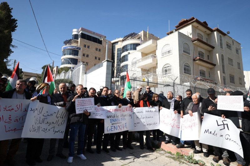 Palestinos protestan en la ciudad de Ramalá