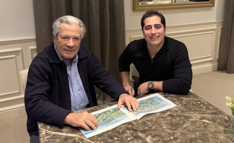 El presidente de Proinversión, Rafael Blanco y George Alexander Nader, gerente general o CEO de Nader Enterprises.