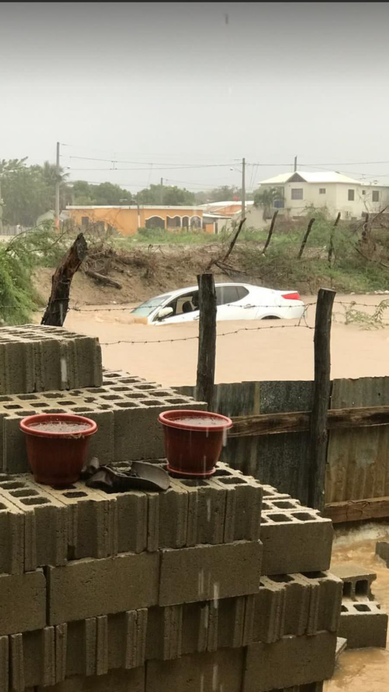 Las inundaciones provocaron daños a viviendas, vehículos y a la agricultura en Monte Cristi.
