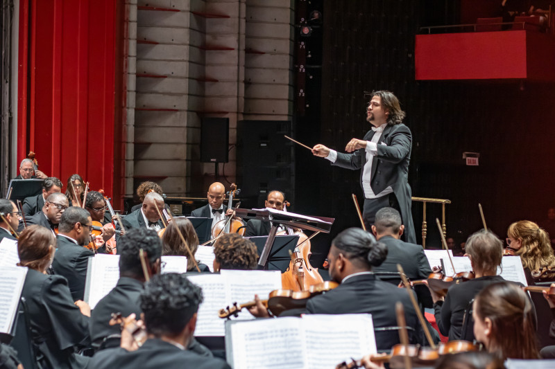 La Orquesta Sinfónica Nacional protagonizó el concierto "Tesoros de la Patria" en el Teatro Nacional Eduardo Brito.
