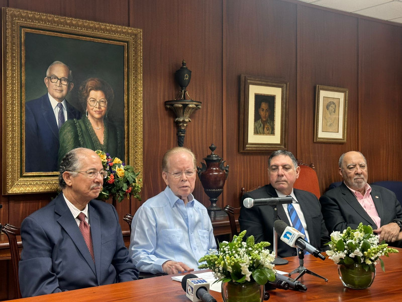 José Alcántara Almánzar, José Luis Corripio, Gamal Michelen y Julio Sánchez Mariñez.