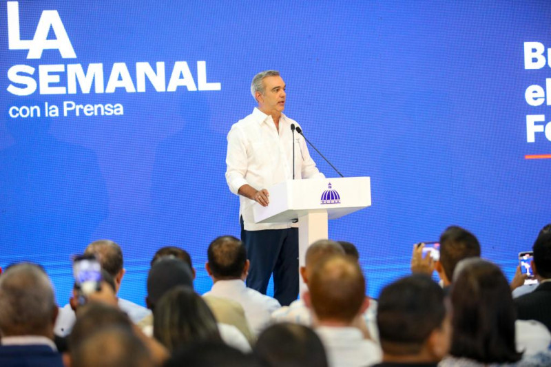 El presidente Luis Abinader habló en La Semanal con la Prensa.