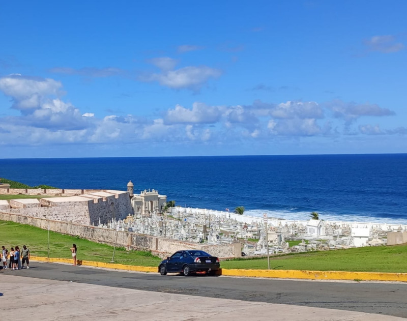 Cementerio junto a explanada del Morro.