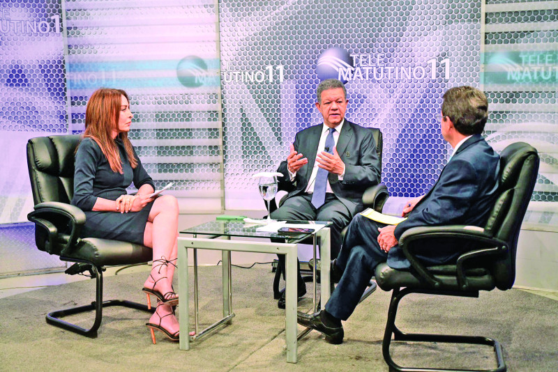 Leonel Fernández fue entrevistado en Telematutino 11, de Telesistema.