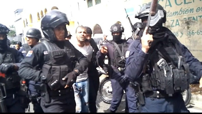 Carlos Hernández, un acusado de robo que se encontraba preso en el Palacio de Justicia de Ciudad Nueva y escapó este lunes al mediodía.
