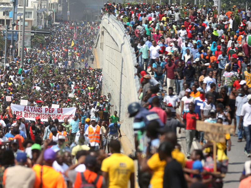 Las protestas están tomando más fuerza en las principales ciudades haitianas. Ayer hubo fuertes choques entre manifestantes y la policía.