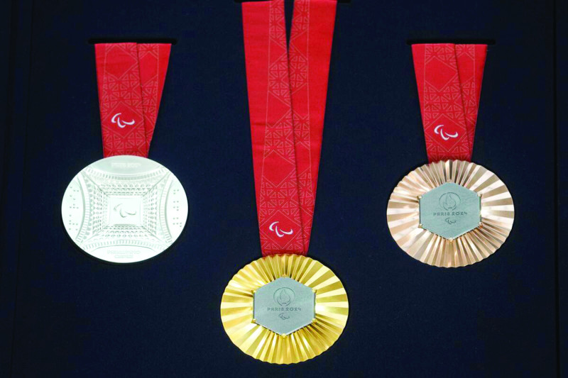 Las medallas de los Juegos Olímpicos de París 2024 al ser mostradas por los organizadores.