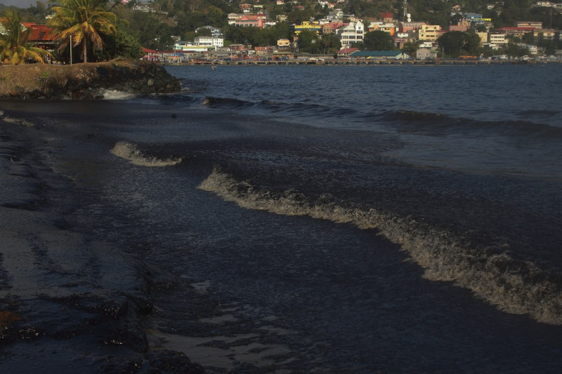 Vista del derrame de petróleo en Rockly Bay en la isla de Tobago, Trinidad y Tobago, el 10 de febrero de 2024.