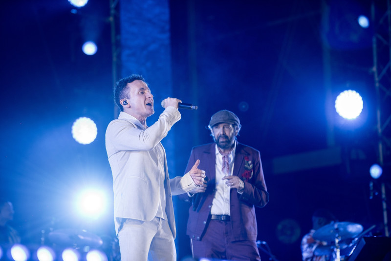 Fonseca y Juan Luis Guerra interpretaron por primera vez en vivo "Si tú me quieres".