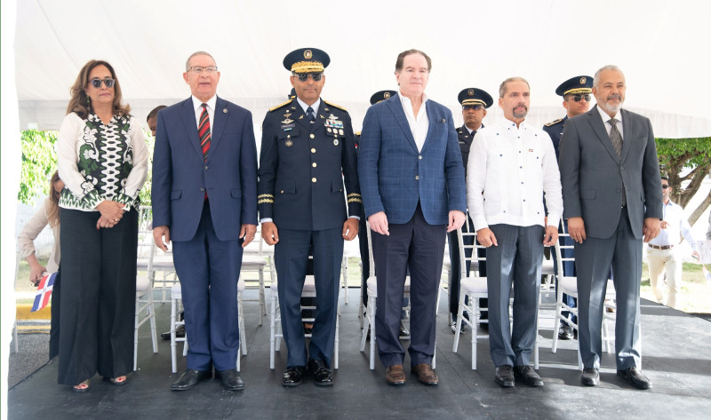 Gema Hidalgo,
Wilson
Gómez, mayor
general Carlos
Febrillet,
Manuel
Corripio, Juan
Pablo Uribe y
Fabio Cabral.