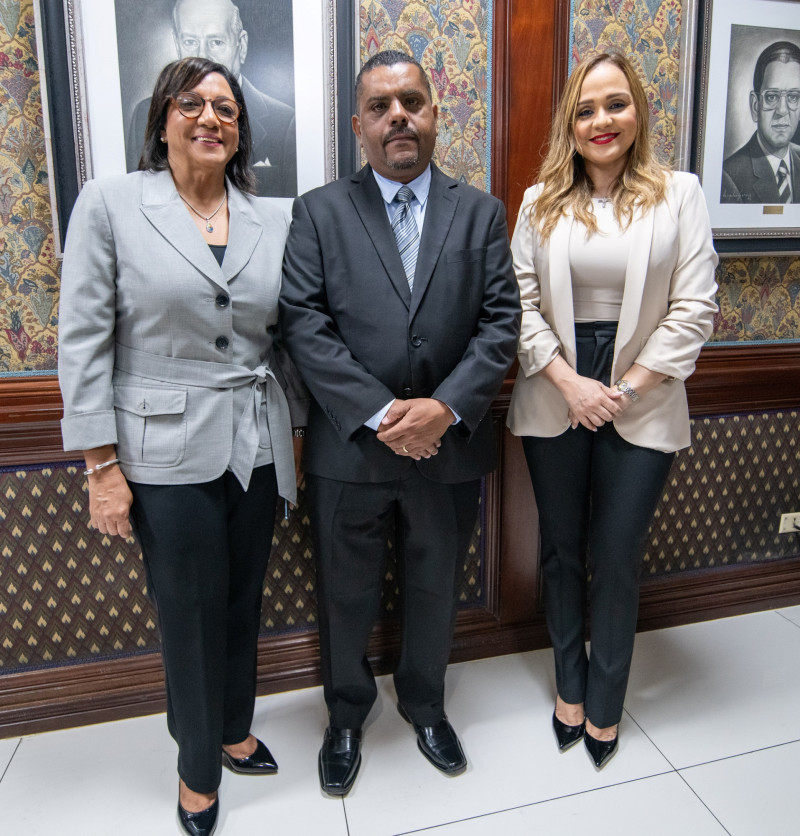 Ivelisse Pichardo, Gilson Castro y Patricia Hernández.