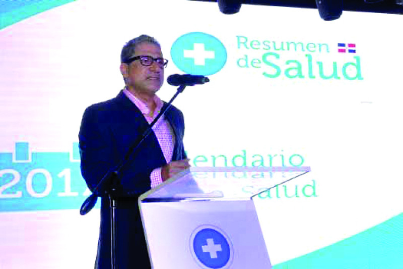 Pedro Ángel Martínez durante la presentación de calendario Farma Salud.