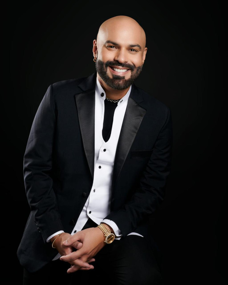 Omar Enrique, cantante venezolano, estrena colaboración con Manny Cruz.