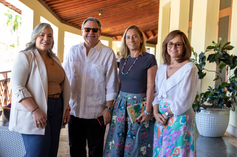 Yasfka Jiménez, Álvaro Anzorena, Sonia Anzonera y Ana María Landucci.