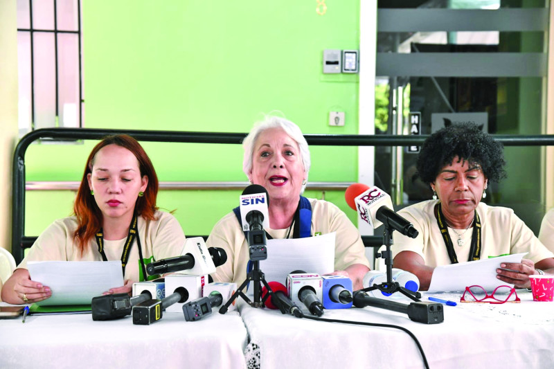 Lizzie Sánchez, coordinadora de Partipación Ciudadana, leyó el informe de ese grupo cívico.