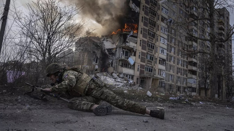 El repliegue de las tropas de Kiev otorga a Moscú su primer avance territorial de calado desde mayo de 2023.