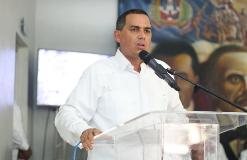 Osvaldo Rodríguez, ganador de las elecciones municipales en los Bajos de Haina, provincia San Cristóbal.