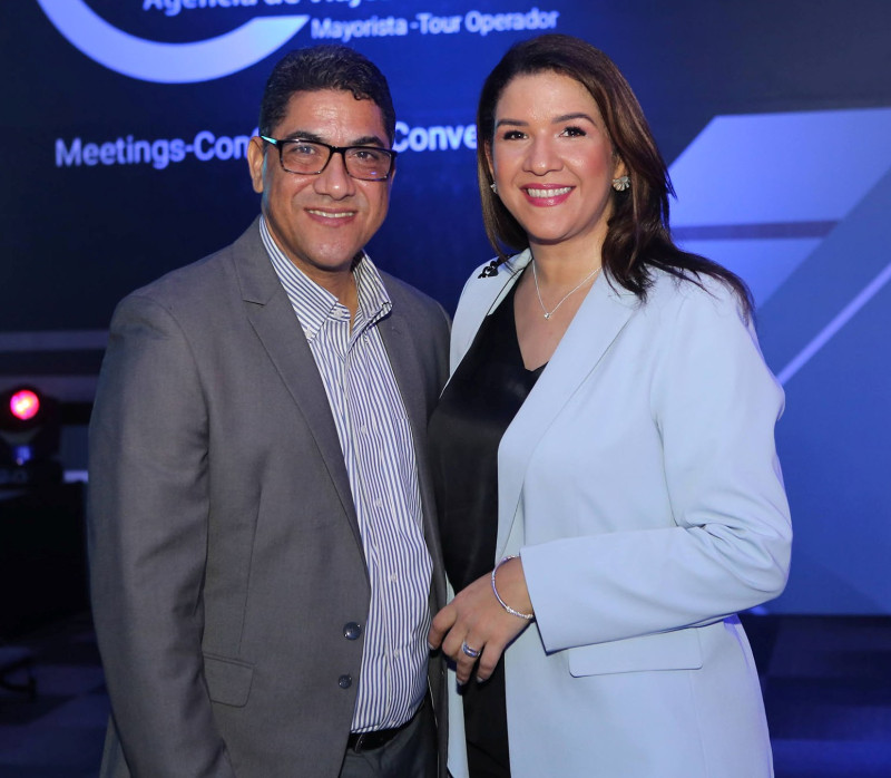 Sergio Encarnación y Kenia González.