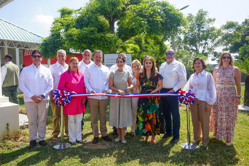 Primera Dama, Micm, Pepsico y Adocem inauguran remodelación del club público Juan Rodríguez, en La Vega.