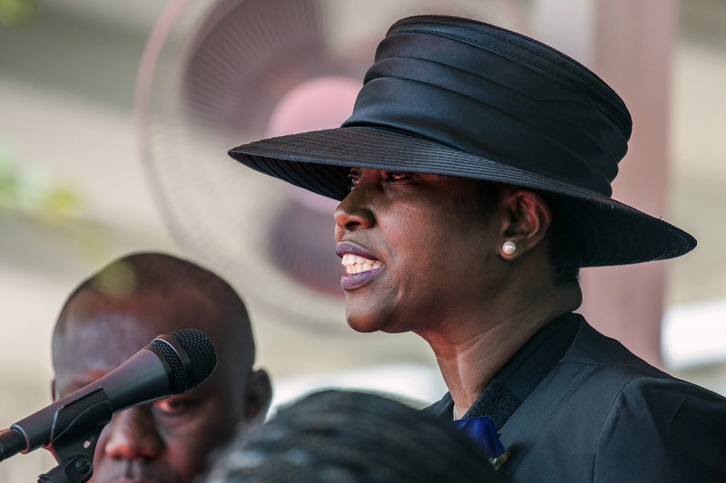 Martine Moïse habla durante el funeral de su esposo, el asesinado presidente haitiano Jovenel Moïse, el 23 de julio de 2021, en Cap-Haitien, Haití.