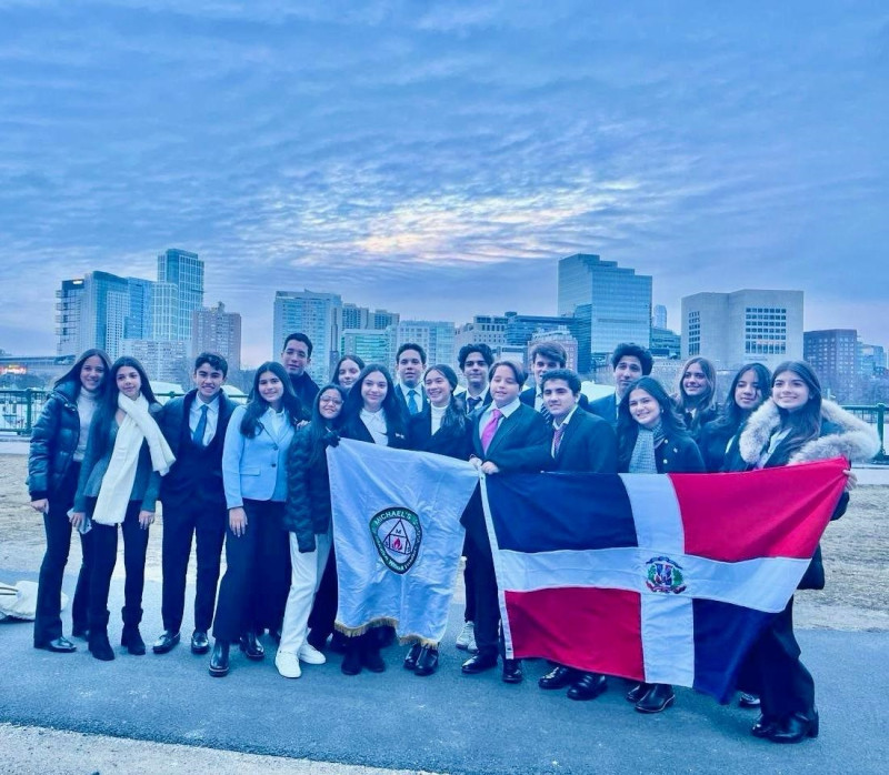 Delegación de 20 estudiantes dominicanos del Colegio Saint Michael’s que participaron en el torneo