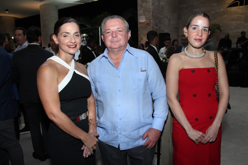 Betty Fríaz, Fernando Ramos e Isabel Asma