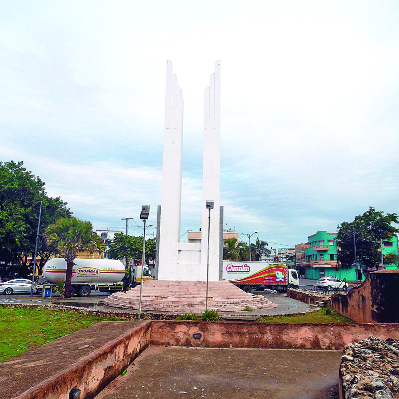Obelisco Hembra