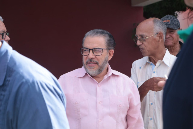 El candidato a senador Guillermo Moreno en unas de sus actividades políticas.