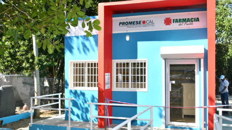 El presidente Abinader reveló que su gobierno ha abierto 93 nuevas Farmacias del Pueblo.