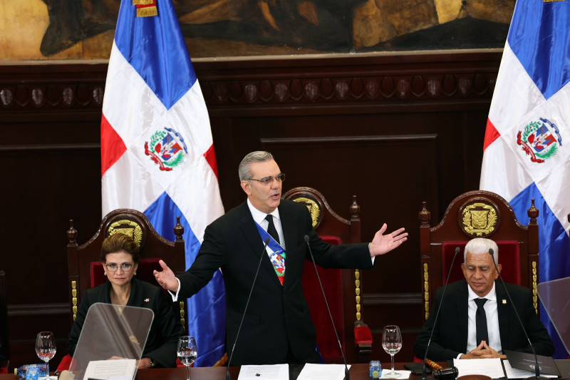 Fotografía muestra al presidente de la República, Luis Abinader, dando discurso de rendición de cuentas ante Asamblea Nacional, en febrero de 2024.