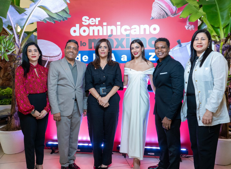 Sachenka Rodríguez, Miguel Céspedes, Madelyn Martínez, Nashla Bogaert, Raymond
Pozo y Cony Taveras