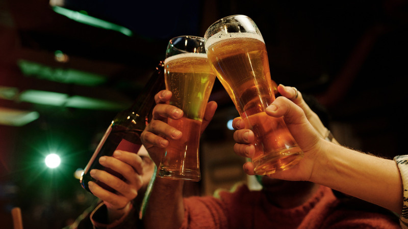 En enero de 2024 se importó 377,716.29 litros menos de cerveza.