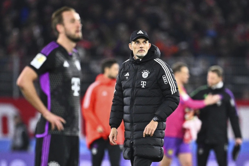 Thomas Tuchel entrenador del Bayern de Múnich reacciona luego del partido de la Liga Alemana entre el Friburgo y el Bayern de Múnich en el Europa-Park Stadium.