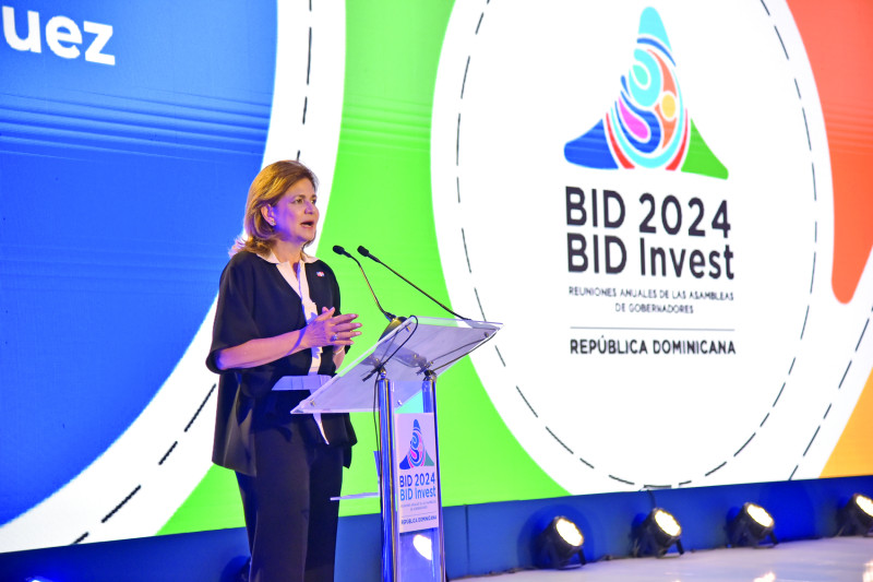 La vicepresidenta de la República, Raquel Peña, dio apertura a la reunión del BID en Punta Cana.