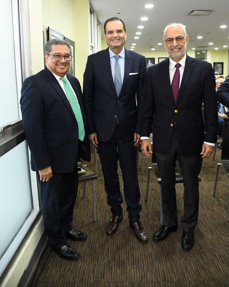 Manuel Peña Conce, Luis Miguel Pereyra y Flavio Darío Espinal.