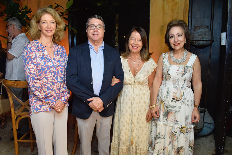 Katia Aaierot, Axel Cabrera, María Isabel Cabrera y Rosa María Nadal.