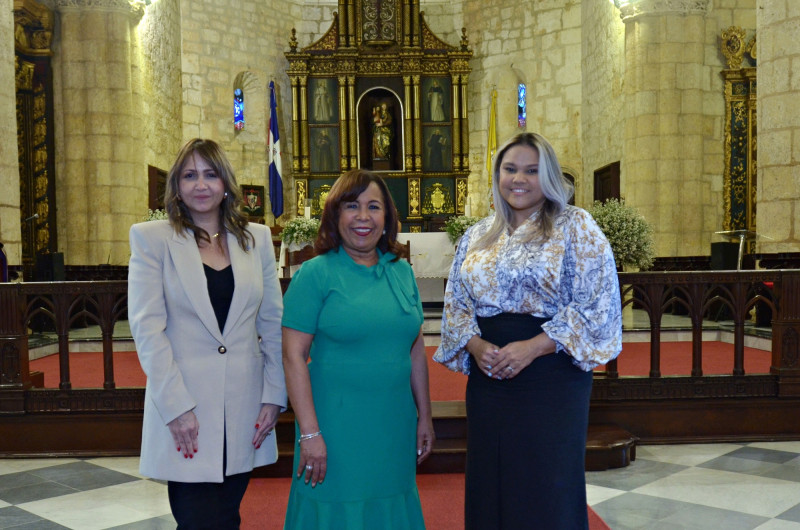 Ivelisse Muñoz, Zoila Puello y Priska Reyes.