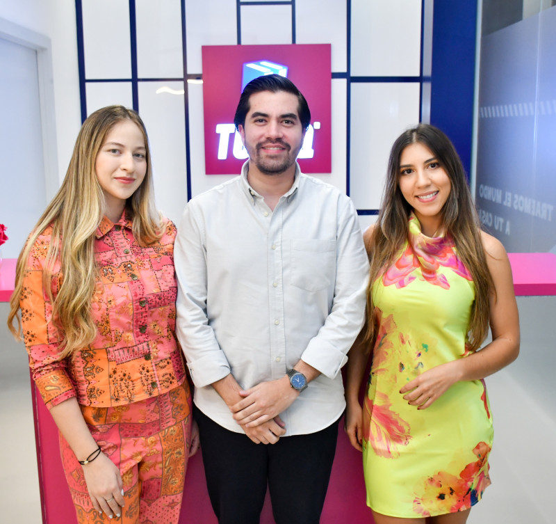 Laura de León, César de León y María Fernanda Fuenmayor