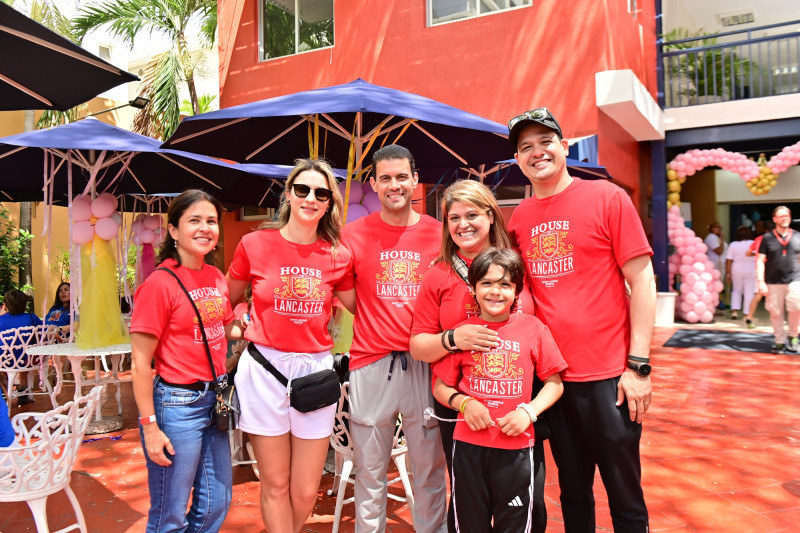 Erika Bisono, Evelyn Fernandez, Jose Alejandro Johnson, Marcelle Alvarez, Sebastian  Arias y Raymond Arias.